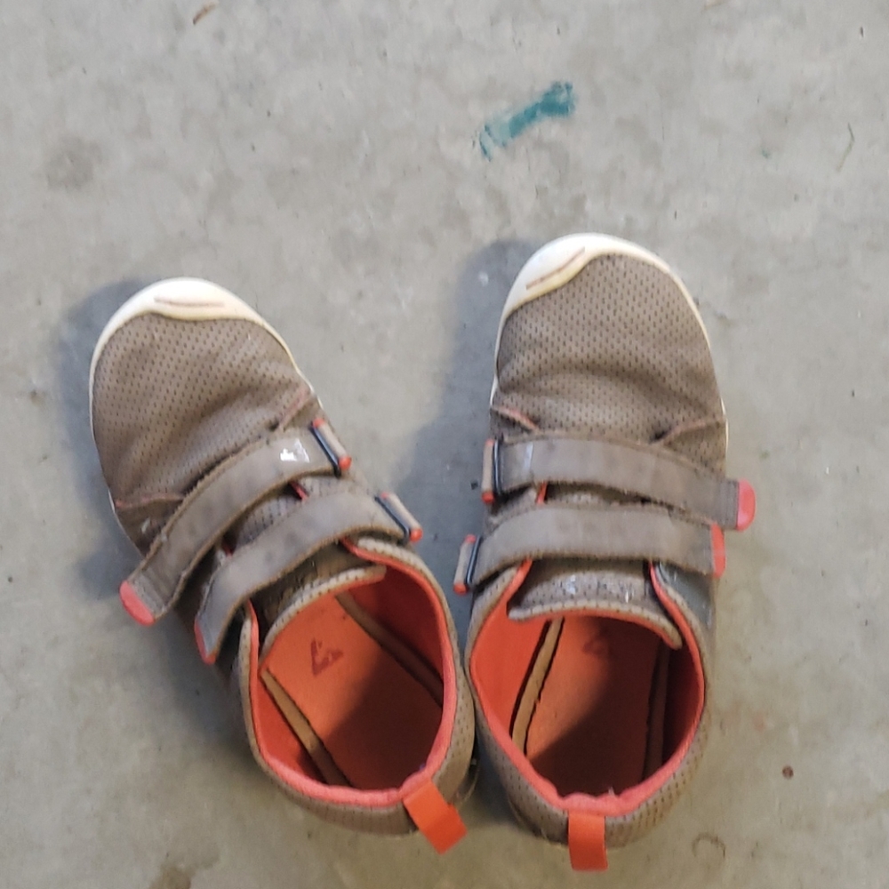 Plae Shoes size 3 Youth